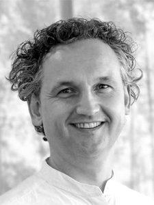 Harm Hawinkels QUOLE for men biedt orthopedie en verschillende plastische chirurgie